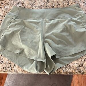 Athleta women’s run with it shorts 3.5” shorts